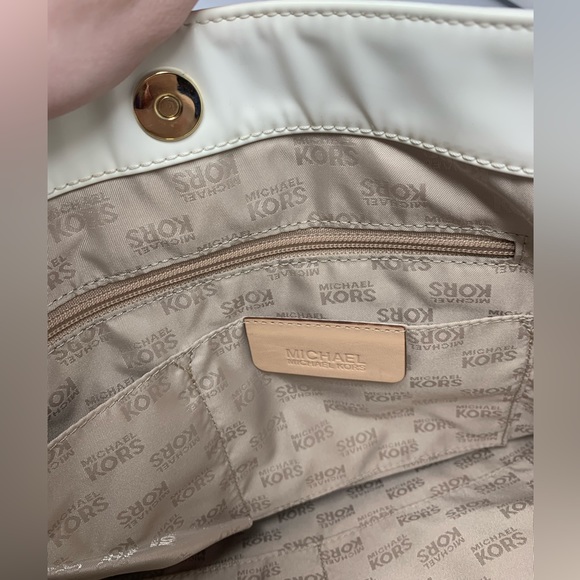 Michael Kors White Monogram Bag with Tan Straps - Picture 6 of 12